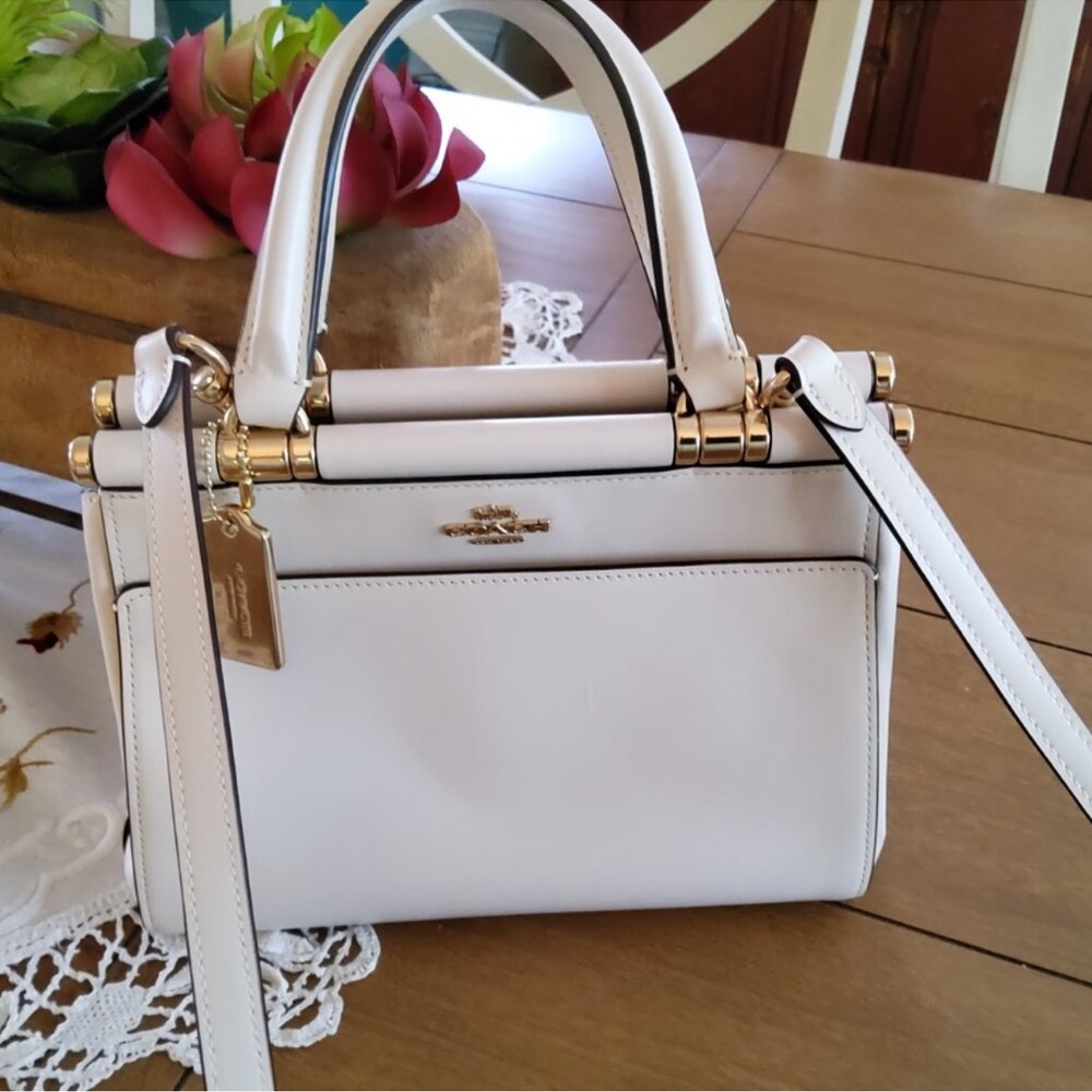 ‼️WOW‼️🤍COACH PURSE AND WALLET‼️💯🤩White Leather Women's Bag‼️💯‼️💯‼️💯‼️EUC‼️💯🤍